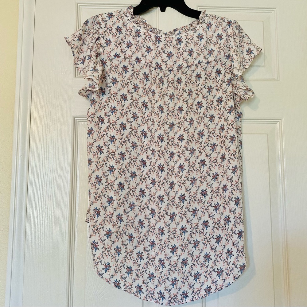 LOFT , Floral Ruffle Split Neck Shell. Size Medium - Picture 4 of 6